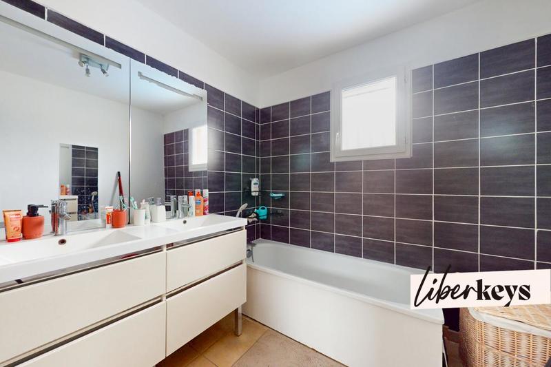 Maison - 95 m² - 4 pièces