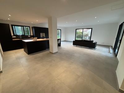 Maison - 141 m² - 6 pièces