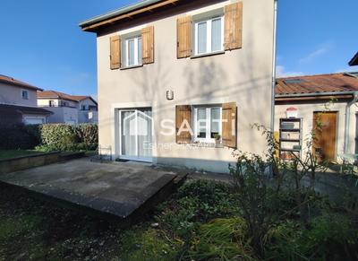 Maison - 90 m² - 4 pièces