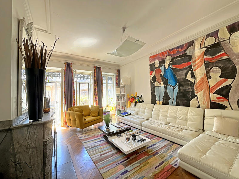 Appartement - 179 m² - 6 pièces