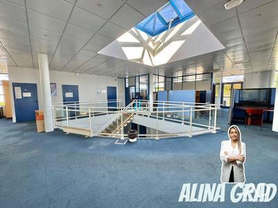 Bureau - 867 m²