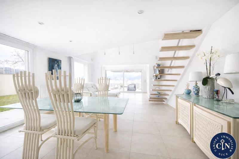 Appartement - 98 m² - 3 pièces