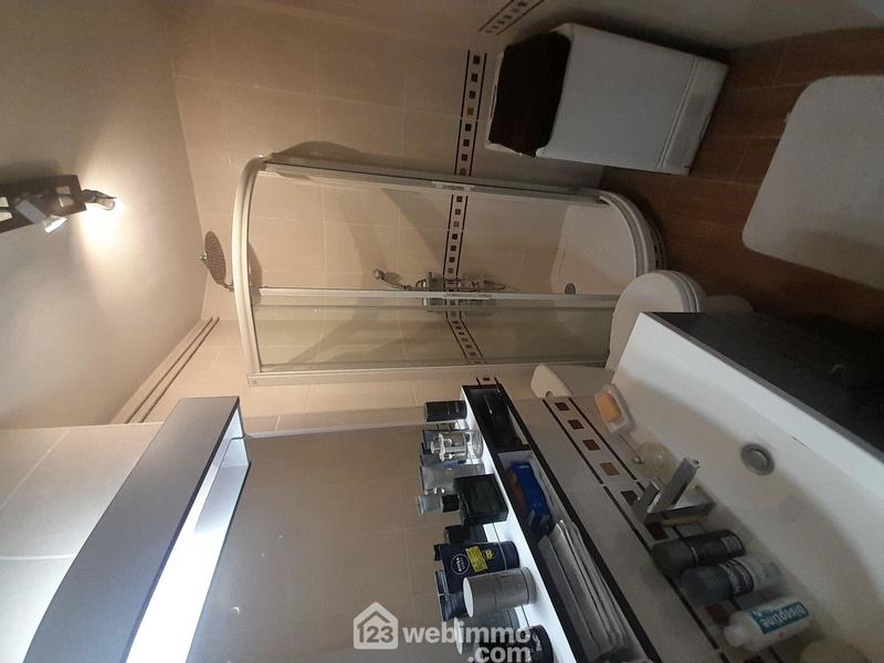 Appartement - 93 m² - 5 pièces