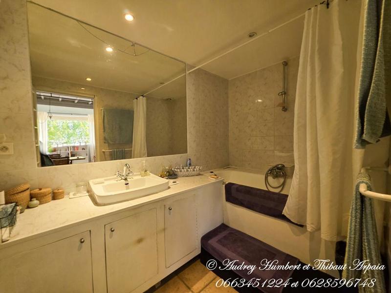 Maison - 215 m² - 7 pièces