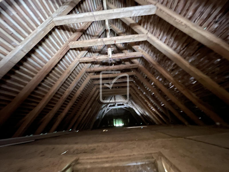 Propriété - 218 m² - 10 pièces