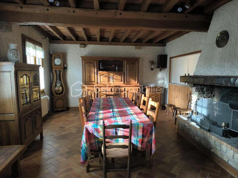 Maison - 218 m² - 10 pièces