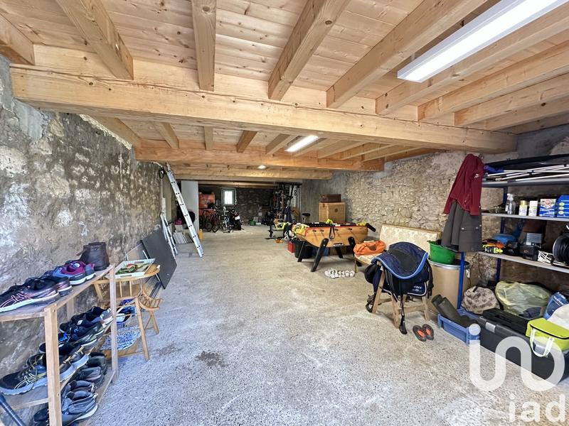 Maison - 221 m² - 8 pièces