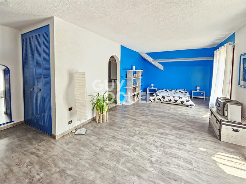 Maison - 320 m² - 11 pièces