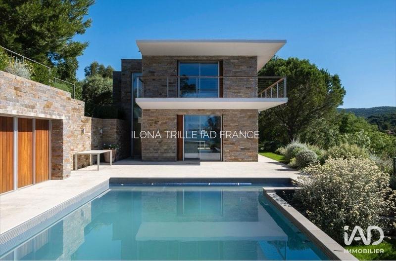 Maison - 300 m² - 5 pièces