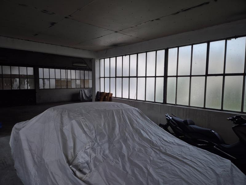 Entrepôt - 90 m² - 1 pièce