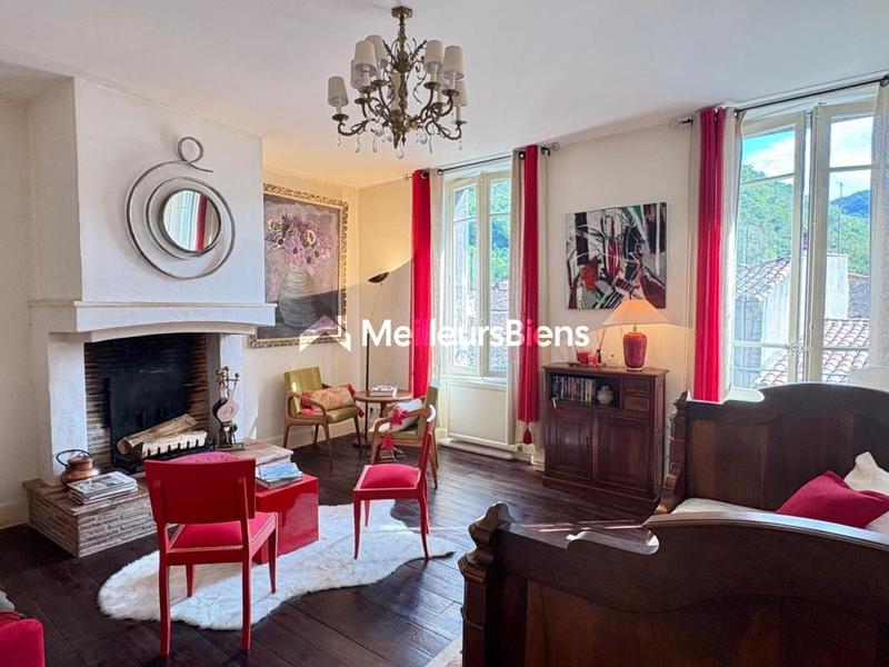 Appartement ancien - 101 m² - 3 pièces