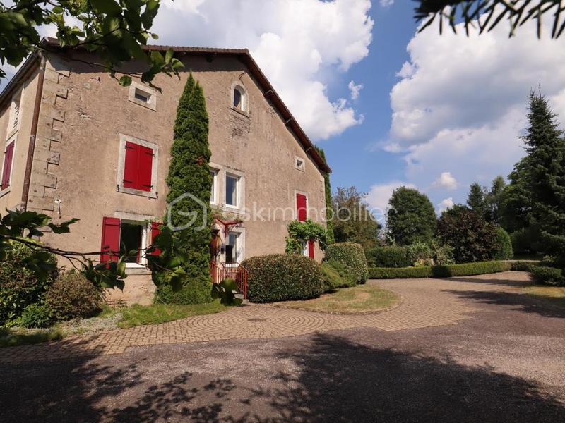 Corps de ferme - 410 m² - 9 pièces