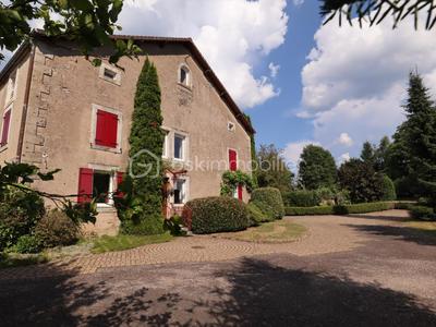 Corps de ferme - 410 m² - 9 pièces