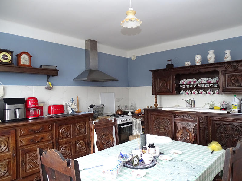 Maison - 208 m² - 13 pièces