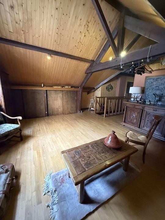 Pavillon - 185 m² - 8 pièces