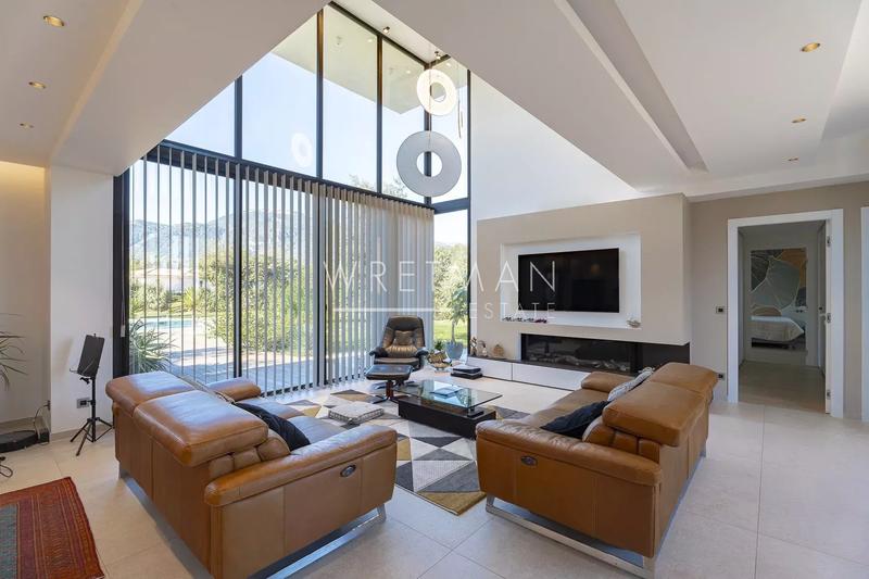 Villa - 324 m² - 7 pièces