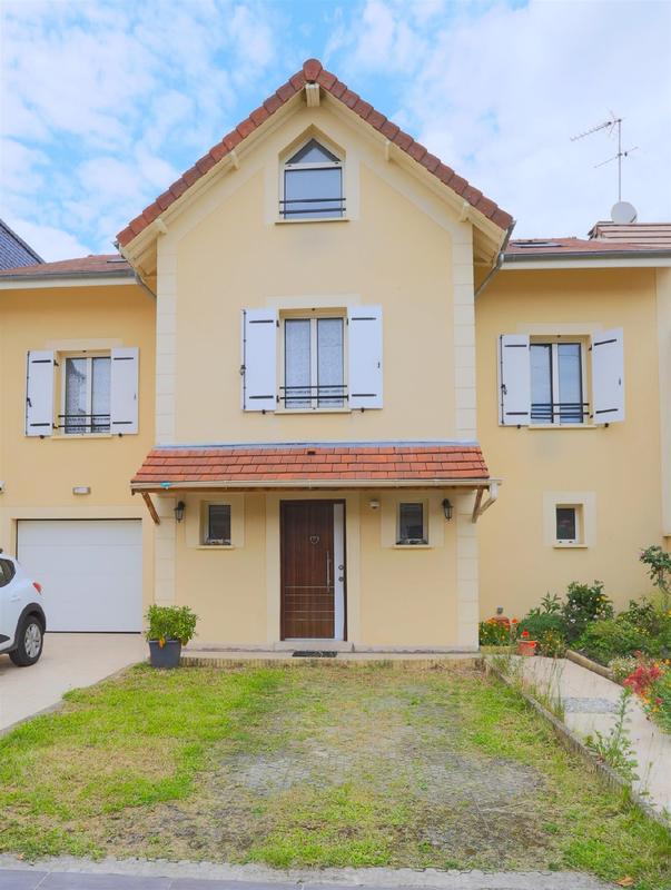 Maison - 263 m² - 11 pièces