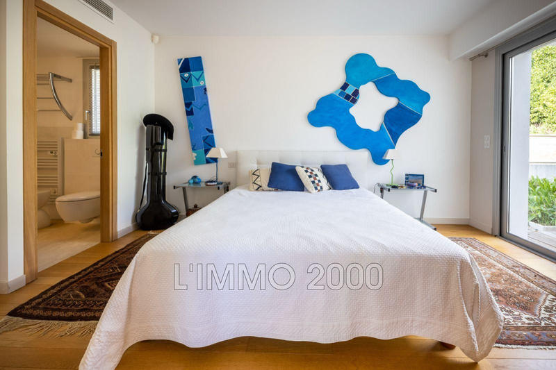 Villa - 306 m² - 8 pièces