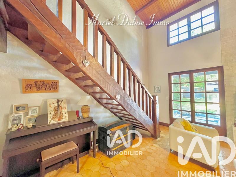 Maison - 201 m² - 5 pièces