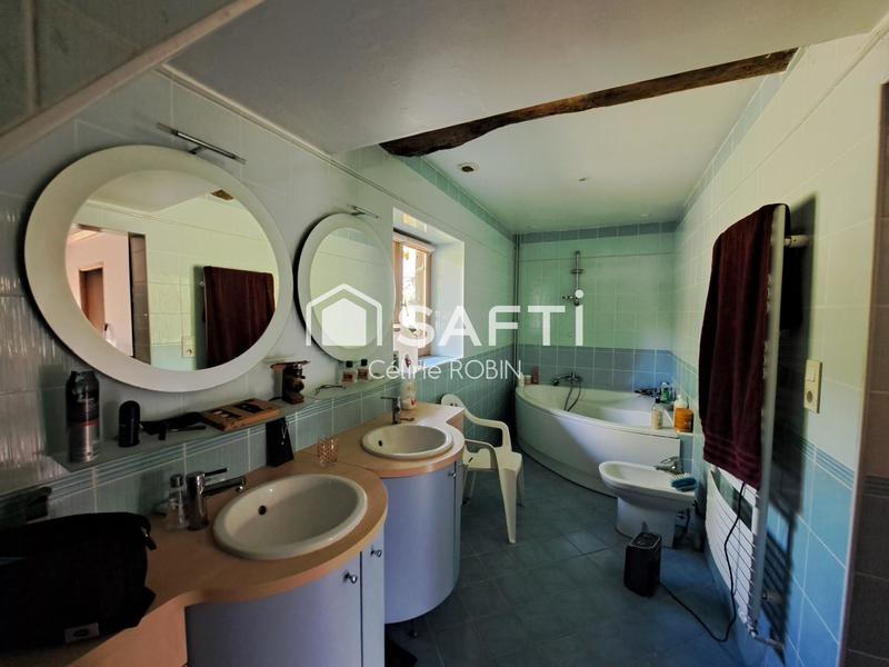 Maison - 220 m² - 9 pièces