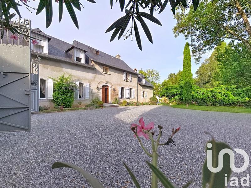 Maison - 219 m² - 7 pièces