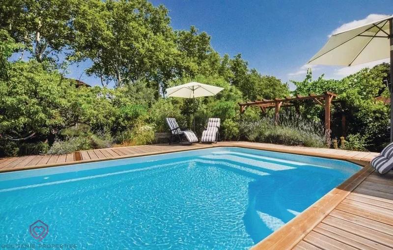 Maison de village - 230 m² - 8 pièces