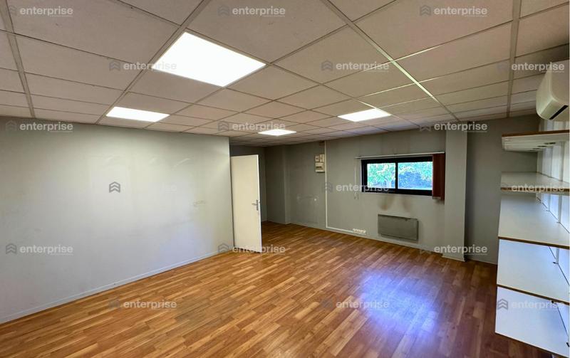 Bureau - 640 m²