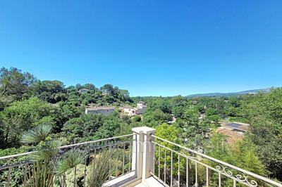 Propriété - 333 m² - 9 pièces