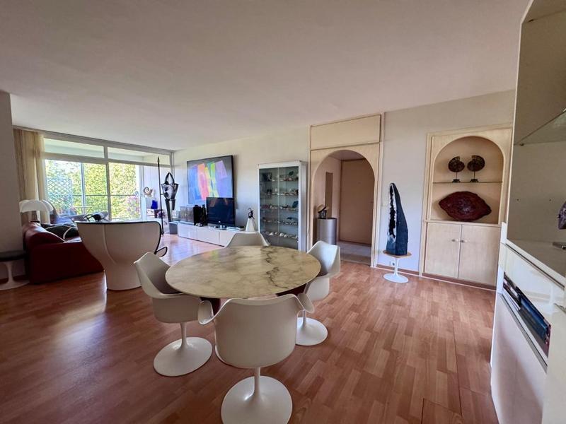 Appartement - 98 m² - 4 pièces