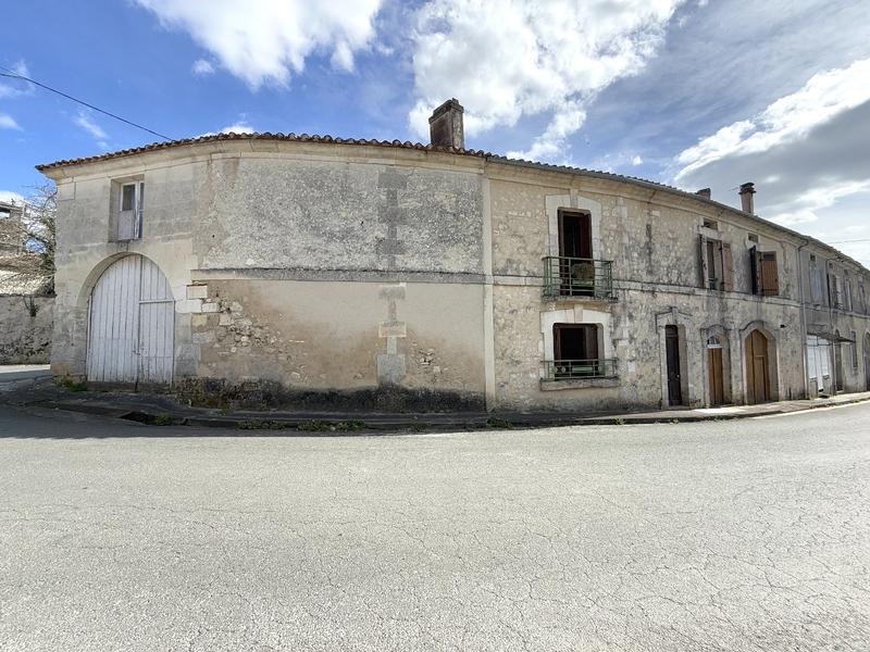 Maison - 226 m² - 7 pièces