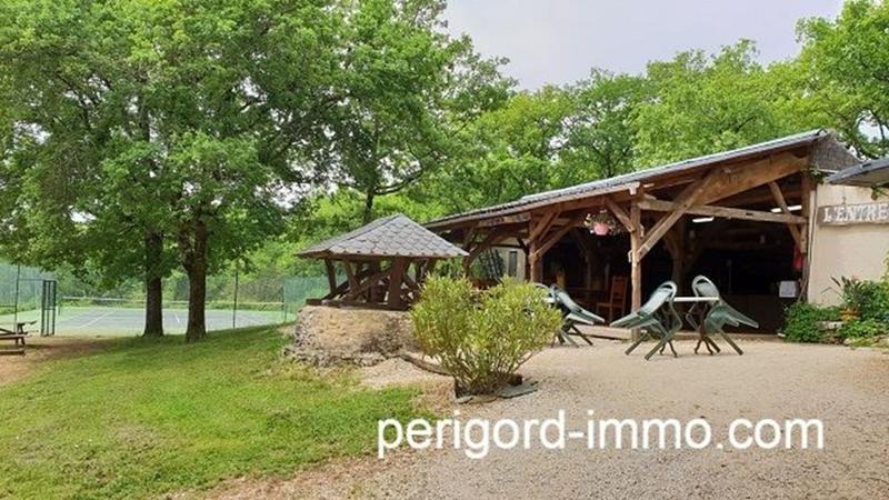 Maison traditionnelle - 641 m² - 23 pièces