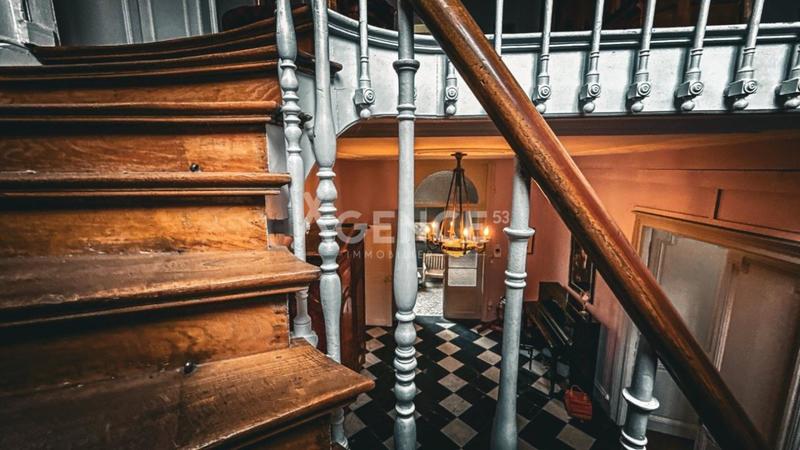 Maison bourgeoise - 340 m² - 12 pièces