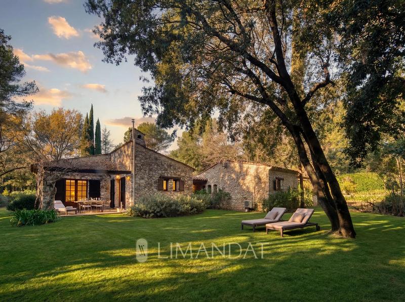 Villa - 460 m² - 9 pièces