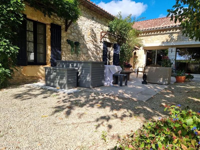 Maison - 226 m² - 6 pièces