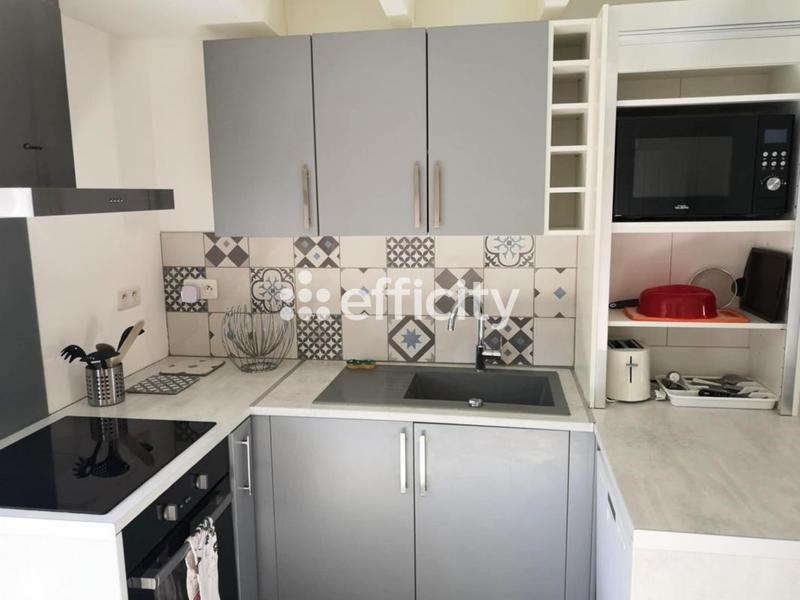 Maison - 215 m² - 6 pièces