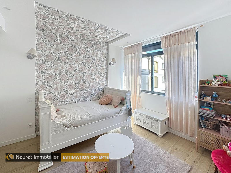 Appartement - 135 m² - 5 pièces