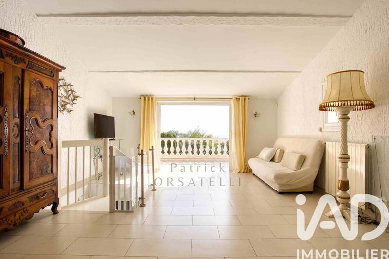 Maison - 158 m² - 4 pièces