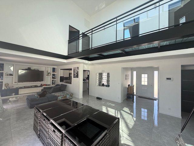 Maison - 248 m² - 7 pièces