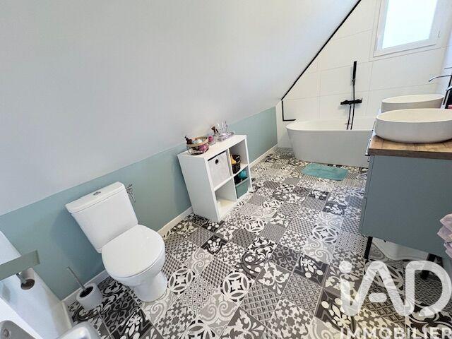 Maison - 99 m² - 5 pièces