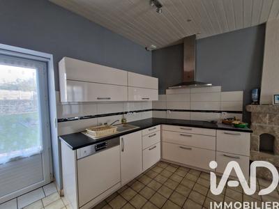 Maison - 149 m² - 9 pièces