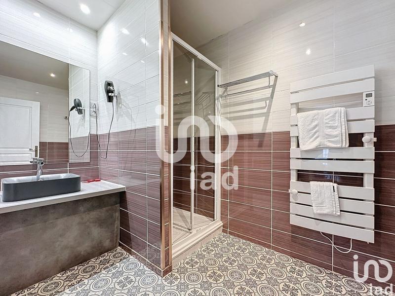 Local commercial - 1 750 m²