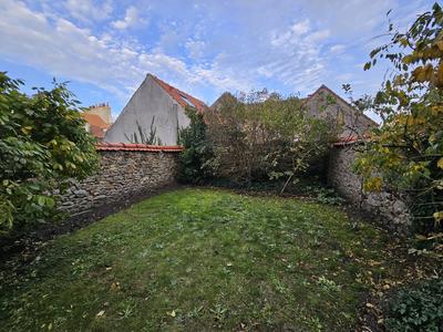 Maison - 303 m² - 12 pièces