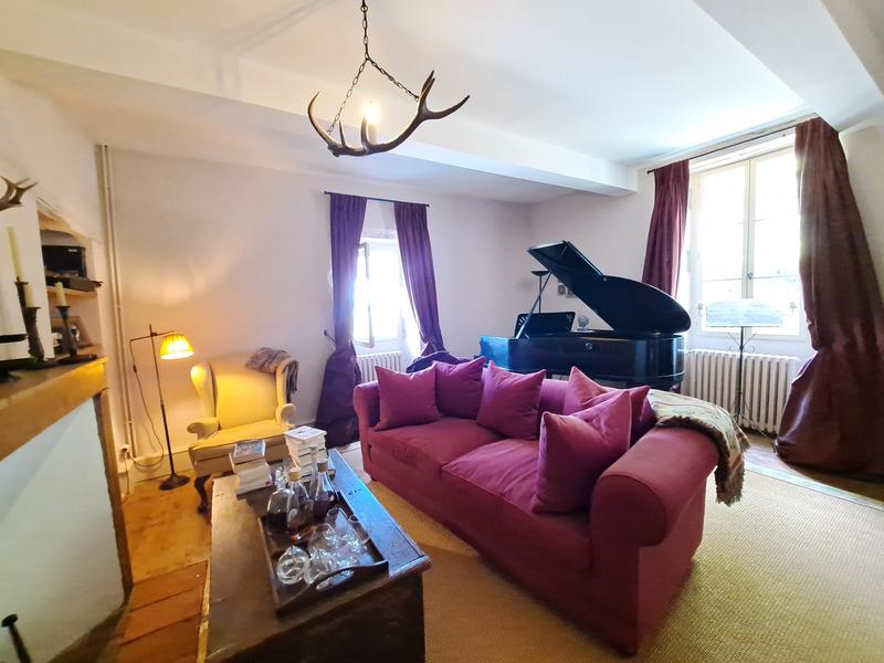 Maison - 427 m² - 12 pièces