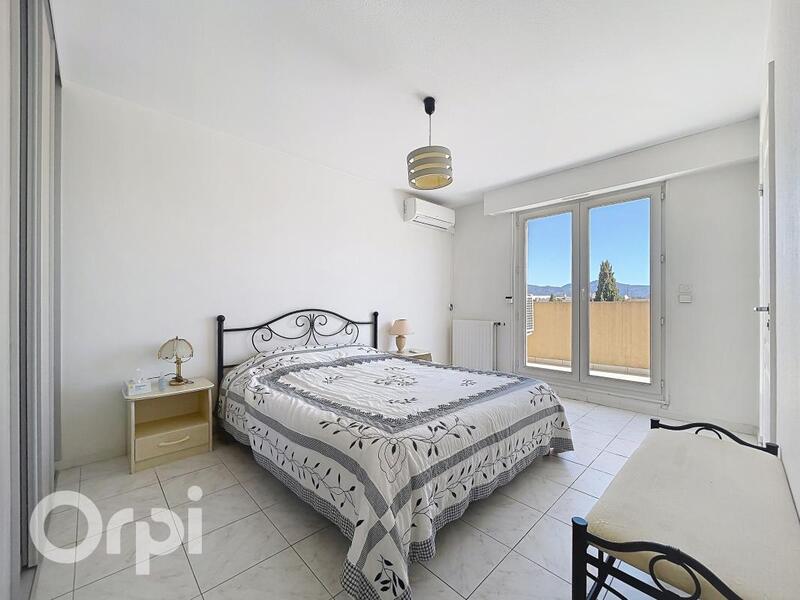 Appartement - 111 m² - 4 pièces