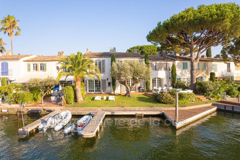 Maison - 210 m² - 7 pièces