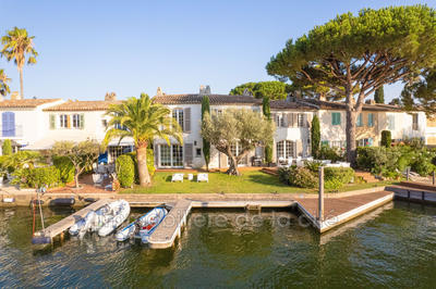 Maison - 210 m² - 7 pièces