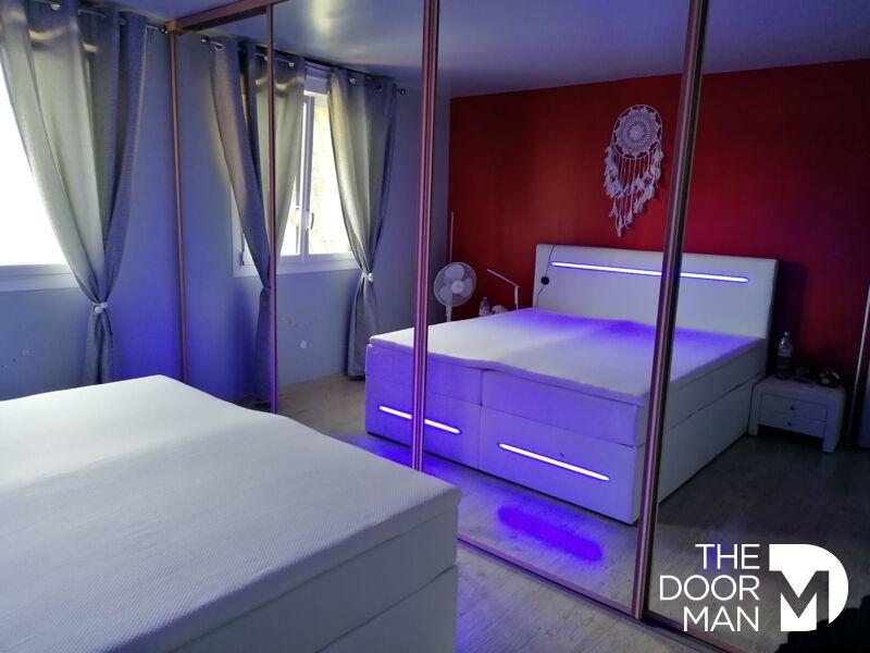 Maison - 330 m² - 11 pièces