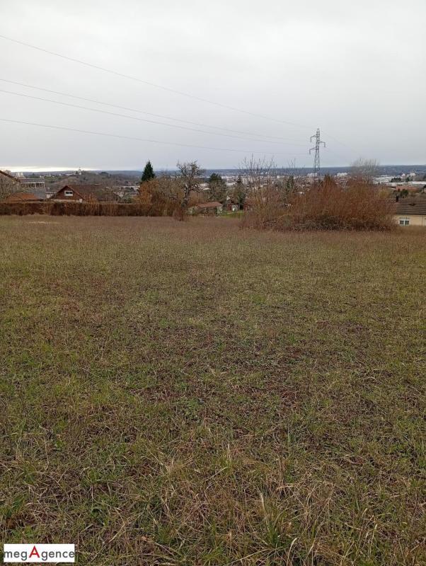 Terrain constructible - 2 082 m²