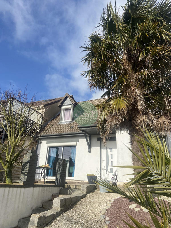 Maison - 105 m² - 6 pièces