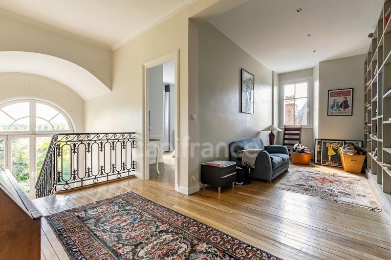 Maison bourgeoise - 396 m² - 12 pièces